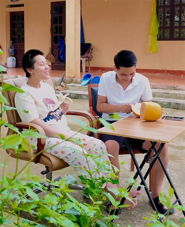 Vợ bầu bất ngờ lâm trọng bệnh, chồng kề bên 15 tiếng/ngày: 90 ngày tạo nên điều kỳ diệu- Ảnh 7. Vợ bầu bất ngờ lâm trọng bệnh, chồng kề bên 15 tiếng/ngày: 90 ngày tạo nên điều kỳ diệu- Ảnh 7.