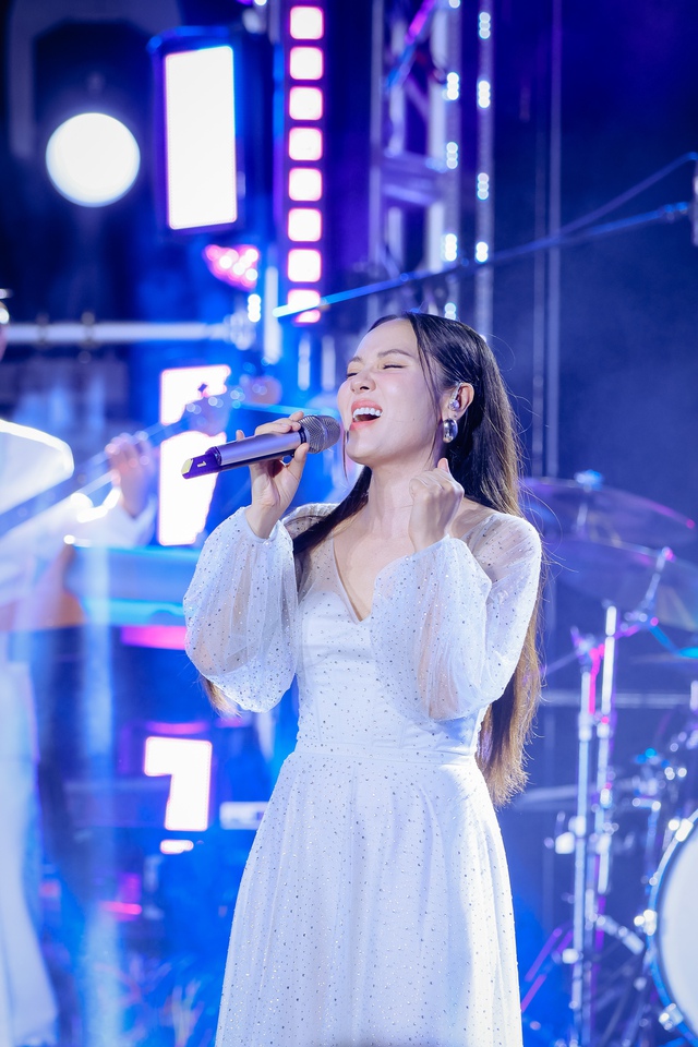 Nữ ca sĩ xinh đẹp từng biến mất khỏi showbiz: Còn trẻ đã mắc bệnh nặng, phải đền nhiều hợp đồng- Ảnh 1. Nữ ca sĩ xinh đẹp từng biến mất khỏi showbiz: Còn trẻ đã mắc bệnh nặng, phải đền nhiều hợp đồng- Ảnh 1.