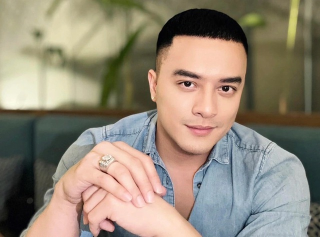 Ca sĩ bị đồng nghiệp lấy sạch bài hit: Tôi ngã 1 cú rất đau, showbiz Việt chưa bao giờ xảy ra chuyện này- Ảnh 1. Ca sĩ bị đồng nghiệp lấy sạch bài hit: Tôi ngã 1 cú rất đau, showbiz Việt chưa bao giờ xảy ra chuyện này- Ảnh 1.