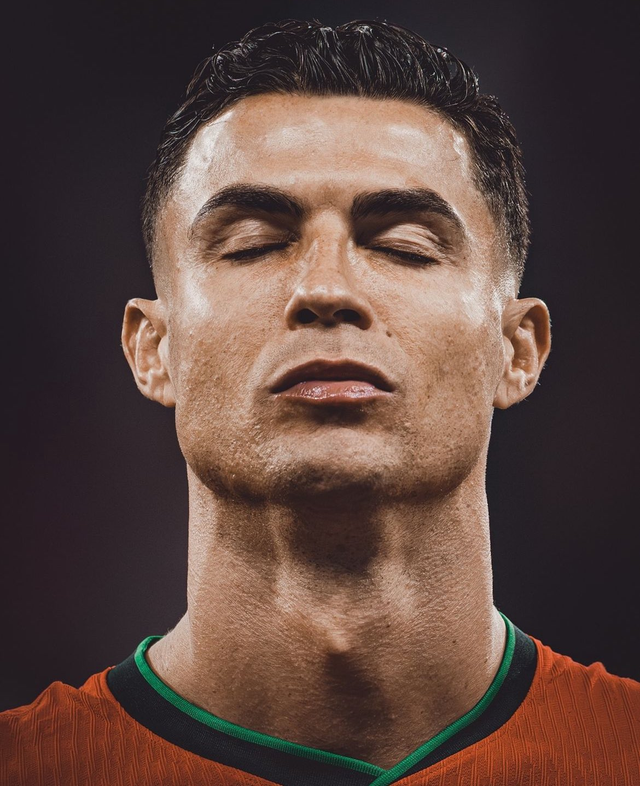 Ronaldo chưa từ giã tuyển Bồ Đào Nha, bỏ ngỏ khả năng đá thêm một kỳ World Cup ở tuổi 41- Ảnh 1. Ronaldo chưa từ giã tuyển Bồ Đào Nha, bỏ ngỏ khả năng đá thêm một kỳ World Cup ở tuổi 41- Ảnh 1.