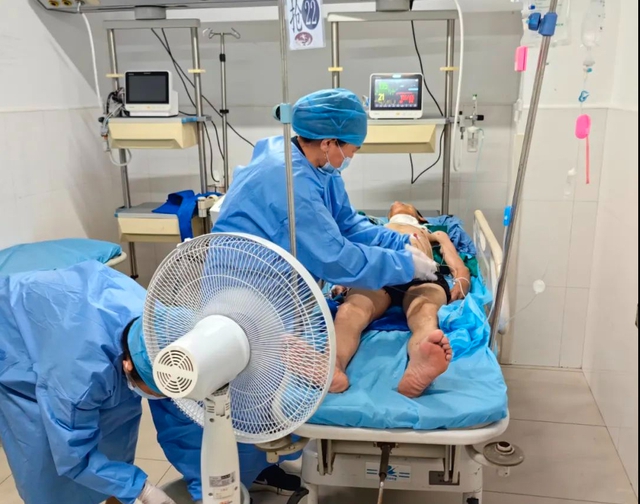 Người đàn ông 64 tuổi tổn thương tim, gan nặng: BS chỉ ra "thủ phạm" thường gặp trong ngày nắng nóng- Ảnh 1. Người đàn ông 64 tuổi tổn thương tim, gan nặng: BS chỉ ra "thủ phạm" thường gặp trong ngày nắng nóng- Ảnh 1.