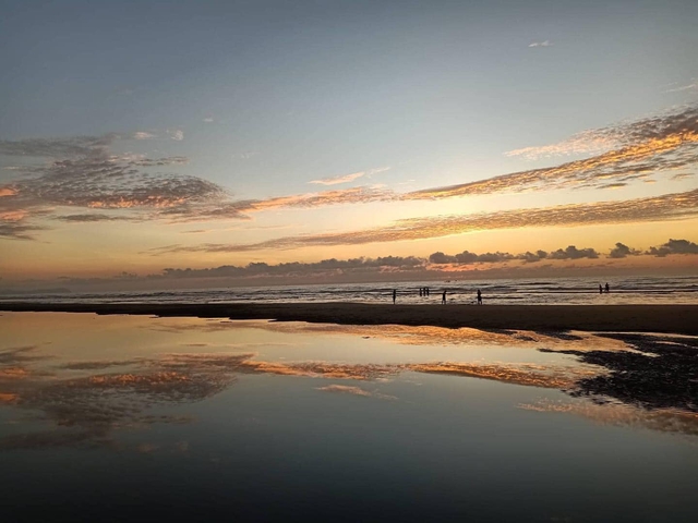 Ngoài Sầm Sơn, Thanh Hoá còn có 1 bãi biển đẹp tự nhiên nhiều du khách chưa biết: Cách thành phố chỉ 20km- Ảnh 4. Ngoài Sầm Sơn, Thanh Hoá còn có 1 bãi biển đẹp tự nhiên nhiều du khách chưa biết: Cách thành phố chỉ 20km- Ảnh 4.