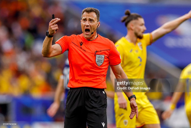 Khó hiểu: UEFA dùng trọng tài từng dính bê bối bán độ để bắt chính trận Anh vs Hà Lan- Ảnh 1. Khó hiểu: UEFA dùng trọng tài từng dính bê bối bán độ để bắt chính trận Anh vs Hà Lan- Ảnh 1.