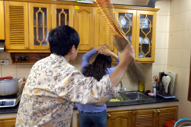 Cho dù là vợ chồng, nếu cưỡng ép Cho dù là vợ chồng, nếu cưỡng ép