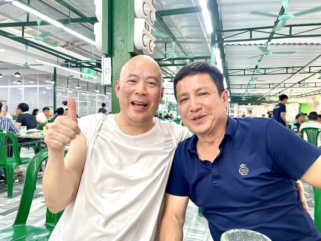 Chân dung ông chủ bia Hải Xồm được nghệ sĩ Chí Trung khen “chất chơi”: Khác hẳn nhiều người tưởng tượng- Ảnh 1. Chân dung ông chủ bia Hải Xồm được nghệ sĩ Chí Trung khen “chất chơi”: Khác hẳn nhiều người tưởng tượng- Ảnh 1.