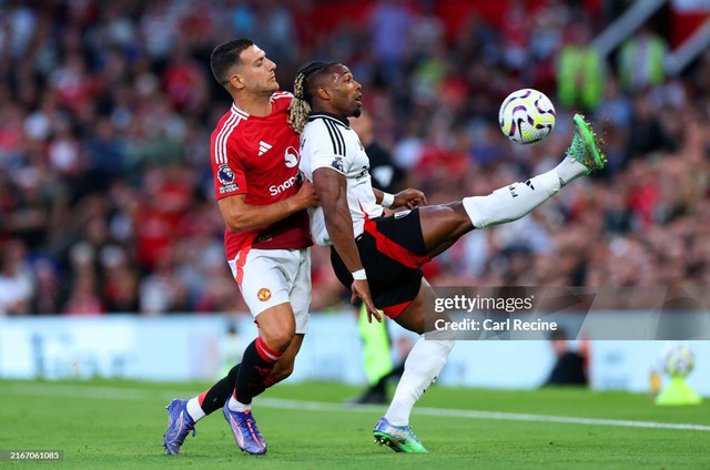 "Xạ thủ" Hà Lan chạm bóng tinh tế, MU giành trọn 3 điểm trong ngày ra quân Premier League - Ảnh 2.