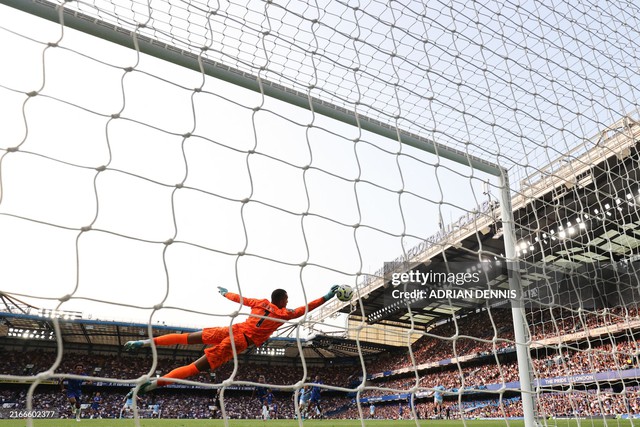 "Máy cày" Haaland ủi đổ hàng thủ Chelsea, Man City bỏ túi 3 điểm ngày ra mắt Premier League 2024/25 - Ảnh 6.
