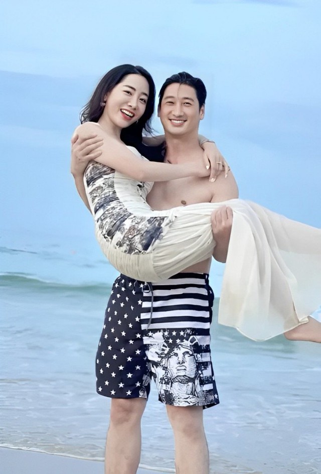 Bị chỉ trích bỏ vợ con theo tình mới, NSƯT Ngọc Quỳnh: “Đây không phải là lần đầu tiên tôi bỏ vợ”- Ảnh 2. Bị chỉ trích bỏ vợ con theo tình mới, NSƯT Ngọc Quỳnh: “Đây không phải là lần đầu tiên tôi bỏ vợ”- Ảnh 2.