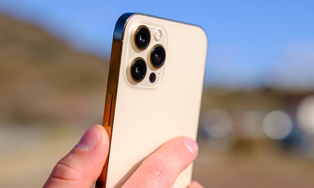 Mẫu iPhone Pro Max giá chỉ 10 triệu được dân tình săn đón vì không lo bị lỗi “màn hình xanh”- Ảnh 1. Mẫu iPhone Pro Max giá chỉ 10 triệu được dân tình săn đón vì không lo bị lỗi “màn hình xanh”- Ảnh 1.