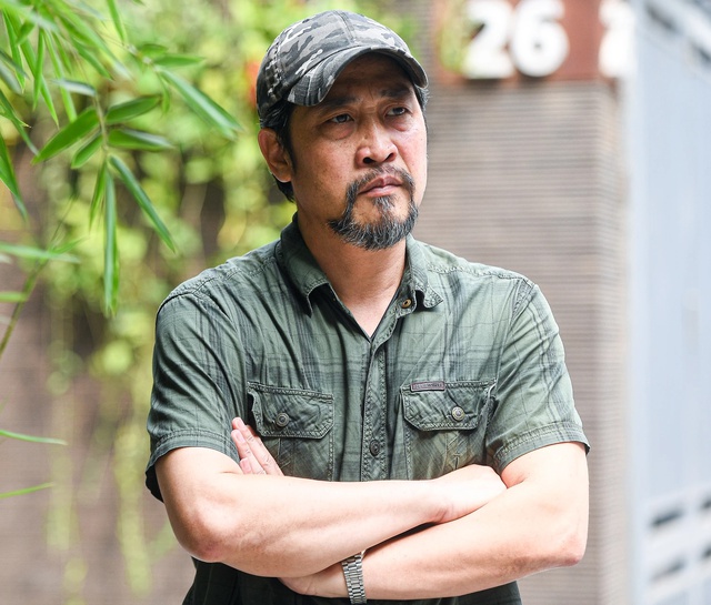 NSƯT, trung tá công an chuyên bị nhầm là giang hồ: Ngoài đời sống nghiêm túc, 20 năm sắt son bên vợ hiền- Ảnh 1. NSƯT, trung tá công an chuyên bị nhầm là giang hồ: Ngoài đời sống nghiêm túc, 20 năm sắt son bên vợ hiền- Ảnh 1.