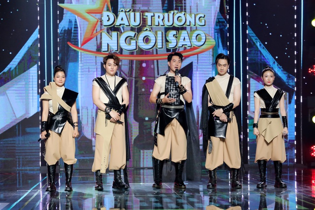 Nam ca sĩ Việt nổi tiếng, tuổi U50 để không biệt thự hơn 3.000 m2: "Đến giờ chưa có gia đình lại may"- Ảnh 1. Nam ca sĩ Việt nổi tiếng, tuổi U50 để không biệt thự hơn 3.000 m2: "Đến giờ chưa có gia đình lại may"- Ảnh 1.