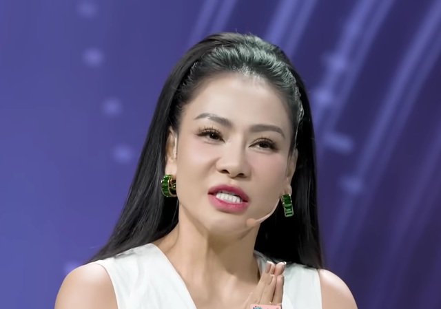 NSND Thanh Lam nhắc nhở đàn em: "Em có đâm lén chị thì chị vẫn là chị đại" - Ảnh 3. NSND Thanh Lam nhắc nhở đàn em: "Em có đâm lén chị thì chị vẫn là chị đại" - Ảnh 3.