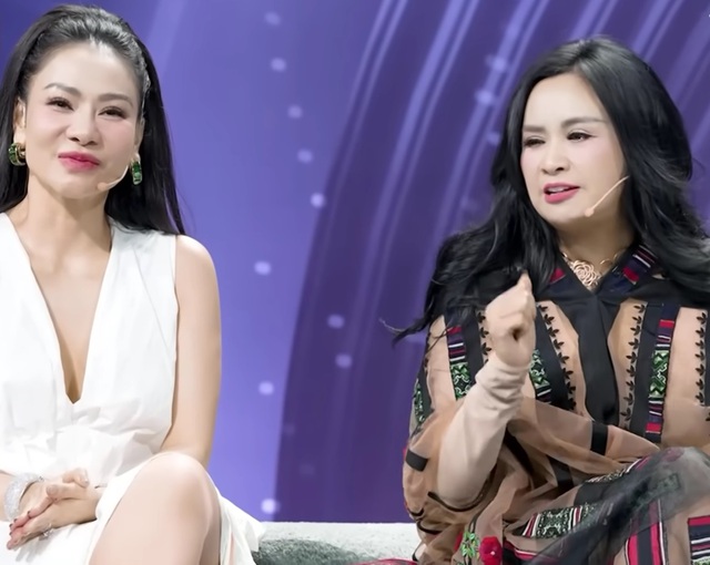 NSND Thanh Lam nhắc nhở đàn em: "Em có đâm lén chị thì chị vẫn là chị đại" - Ảnh 1. NSND Thanh Lam nhắc nhở đàn em: "Em có đâm lén chị thì chị vẫn là chị đại" - Ảnh 1.