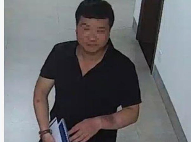 Thủ đoạn trộm cắp ở sự kiện ca nhạc của gã đàn ông U40- Ảnh 1. Thủ đoạn trộm cắp ở sự kiện ca nhạc của gã đàn ông U40- Ảnh 1.