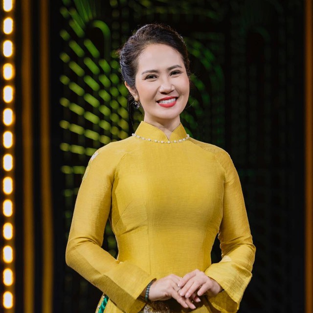 Nữ NSƯT sinh 4 con, vợ chồng chở nhau ra tòa ly hôn, quay lại vì 1 bát phở, hôn nhân hiện ra sao?- Ảnh 1. Nữ NSƯT sinh 4 con, vợ chồng chở nhau ra tòa ly hôn, quay lại vì 1 bát phở, hôn nhân hiện ra sao?- Ảnh 1.