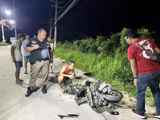 Đang đi thì nghe thấy tiếng động lớn, dừng xe kiểm tra tài xế ô tô chứng kiến điều đáng sợ- Ảnh 3. Đang đi thì nghe thấy tiếng động lớn, dừng xe kiểm tra tài xế ô tô chứng kiến điều đáng sợ- Ảnh 3.