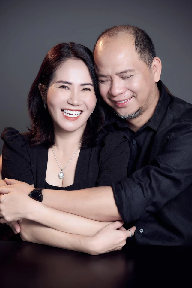 Nữ NSƯT sinh 4 con, vợ chồng chở nhau ra tòa ly hôn, quay lại vì 1 bát phở, hôn nhân hiện ra sao?- Ảnh 2. Nữ NSƯT sinh 4 con, vợ chồng chở nhau ra tòa ly hôn, quay lại vì 1 bát phở, hôn nhân hiện ra sao?- Ảnh 2.