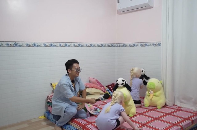 Cặp song sinh "kỳ lạ" ở Sóc Trăng sau 2 năm nổi tiếng, gia đình từ ở trọ đã xây được nhà riêng- Ảnh 10. Cặp song sinh "kỳ lạ" ở Sóc Trăng sau 2 năm nổi tiếng, gia đình từ ở trọ đã xây được nhà riêng- Ảnh 10.