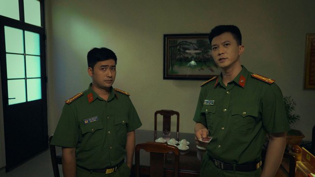 Nam thần đóng vai công an nhiều nhất Việt Nam: Sống viên mãn bên vợ kém 11 tuổi và 3 con ở thôn quê- Ảnh 2. Nam thần đóng vai công an nhiều nhất Việt Nam: Sống viên mãn bên vợ kém 11 tuổi và 3 con ở thôn quê- Ảnh 2.