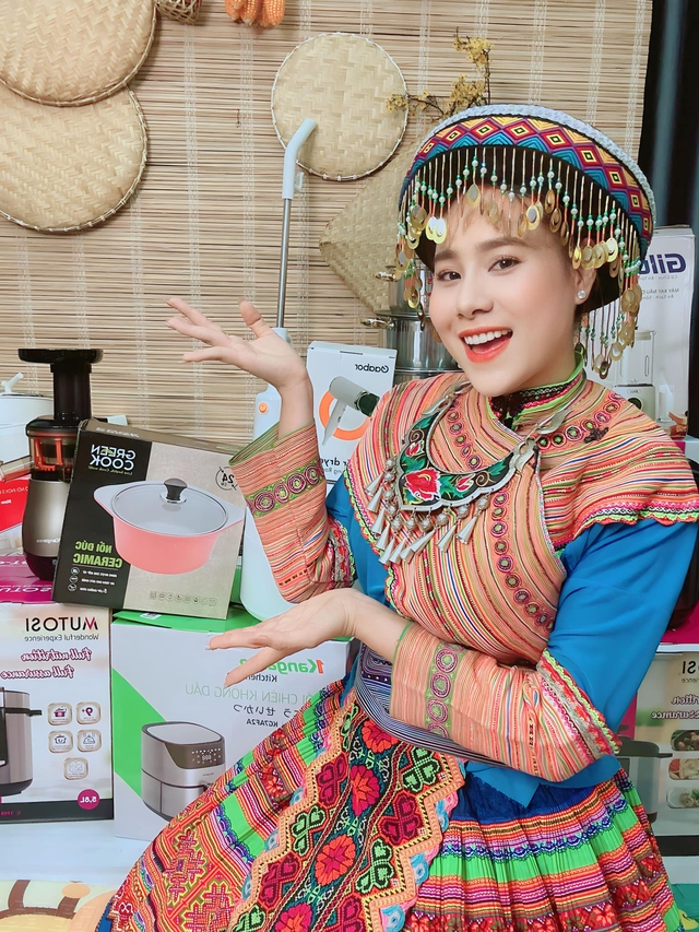 Nữ diễn viên tăng độ khó đường đua livestream, thử thách mặt hàng điện máy giá trị cao hàng chục triệu đồng! - Ảnh 2. Nữ diễn viên tăng độ khó đường đua livestream, thử thách mặt hàng điện máy giá trị cao hàng chục triệu đồng! - Ảnh 2.