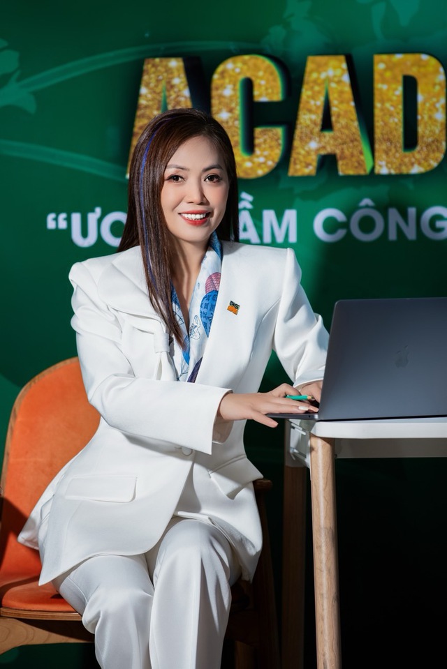 Sếp Ngọc Lan: Hãy làm việc chăm chỉ trước, bởi nếu đã không thông minh còn không cần cù, bạn sẽ CHẲNG CÓ GÌ! - Ảnh 2. Sếp Ngọc Lan: Hãy làm việc chăm chỉ trước, bởi nếu đã không thông minh còn không cần cù, bạn sẽ CHẲNG CÓ GÌ! - Ảnh 2.