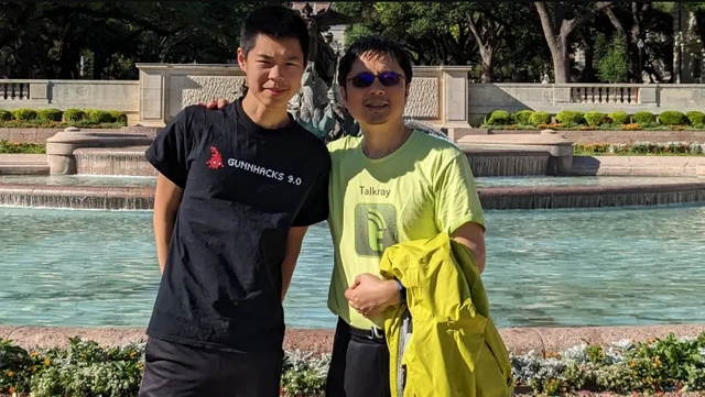 Thấy con trai có hành động này năm 10 tuổi, người cha liền thực hiện cách giáo dục đặc biệt, 8 năm sau cậu bé trở thành kỹ sư Google - Ảnh 2. Thấy con trai có hành động này năm 10 tuổi, người cha liền thực hiện cách giáo dục đặc biệt, 8 năm sau cậu bé trở thành kỹ sư Google - Ảnh 2.