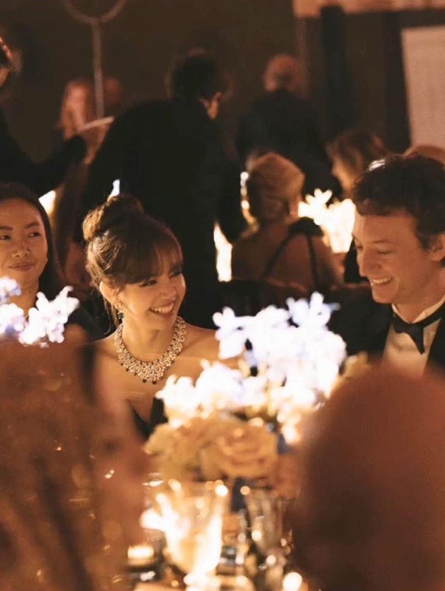 Liên tục vướng tin đồn rạn nứt, nếu Lisa BlackPink thực sự chia tay bạn trai tỷ phú, đây sẽ là khối tài sản và lợi ích khổng lồ mà nữ ca sĩ vụt mất - Ảnh 5. Liên tục vướng tin đồn rạn nứt, nếu Lisa BlackPink thực sự chia tay bạn trai tỷ phú, đây sẽ là khối tài sản và lợi ích khổng lồ mà nữ ca sĩ vụt mất - Ảnh 5.