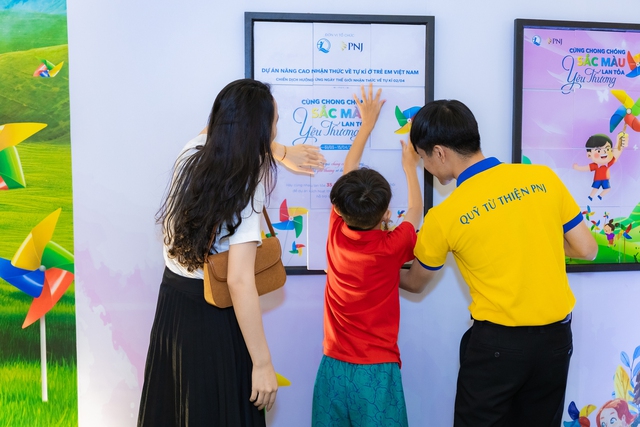 Hành trình 5 năm nâng cao nhận thức về tự kỷ ở trẻ em Việt Nam: Để cánh cửa cơ hội không bị đóng lại, ước mơ chẳng bị bỏ quên! - Ảnh 4. Hành trình 5 năm nâng cao nhận thức về tự kỷ ở trẻ em Việt Nam: Để cánh cửa cơ hội không bị đóng lại, ước mơ chẳng bị bỏ quên! - Ảnh 4.