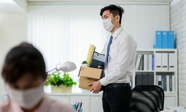 "Sắp Tết, có nên nhảy việc không hay đợi thưởng?": Shark Hưng, Shark Phú nói một câu khiến các bạn trẻ tỉnh ngộ - Ảnh 1.