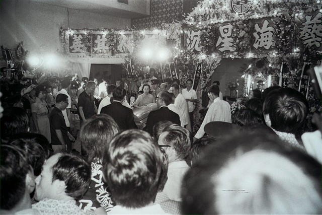 Sau 50 năm, giới y học Mỹ lần đầu công bố nguyên nhân cái chết bí ẩn của Lý Tiểu Long - Ảnh 3. Sau 50 năm, giới y học Mỹ lần đầu công bố nguyên nhân cái chết bí ẩn của Lý Tiểu Long - Ảnh 3.