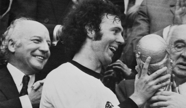 10 bức ảnh hiếm về cuộc đời của &quot;hoàng đế&quot; bóng đá Franz Beckenbauer - Ảnh 3.