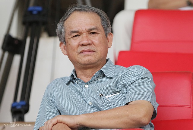 Giới trẻ đua nhau nghỉ hưu sớm, không cần đi làm vẫn hưởng thụ, Chủ tịch HAGL Đoàn Nguyên Đức lại thích làm việc quần quật: "Tiền tôi xài ba đời cũng không hết...Tôi làm việc chỉ vì đam mê" - Ảnh 2. Giới trẻ đua nhau nghỉ hưu sớm, không cần đi làm vẫn hưởng thụ, Chủ tịch HAGL Đoàn Nguyên Đức lại thích làm việc quần quật: "Tiền tôi xài ba đời cũng không hết...Tôi làm việc chỉ vì đam mê" - Ảnh 2.