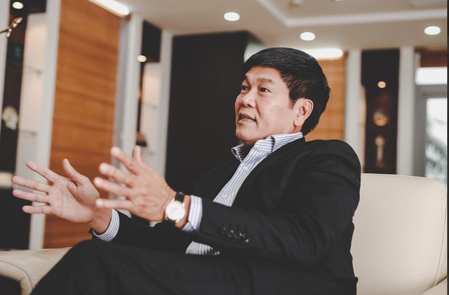 Chủ tịch Trần Đình Long khẳng định, Hòa Phát thành công như hôm nay vì không bị biến thành tập đoàn họ hàng: Làm việc tại công ty "gia đình trị" có gì đặc biệt khiến các nhân viên sợ hãi? - Ảnh 1. Chủ tịch Trần Đình Long khẳng định, Hòa Phát thành công như hôm nay vì không bị biến thành tập đoàn họ hàng: Làm việc tại công ty "gia đình trị" có gì đặc biệt khiến các nhân viên sợ hãi? - Ảnh 1.