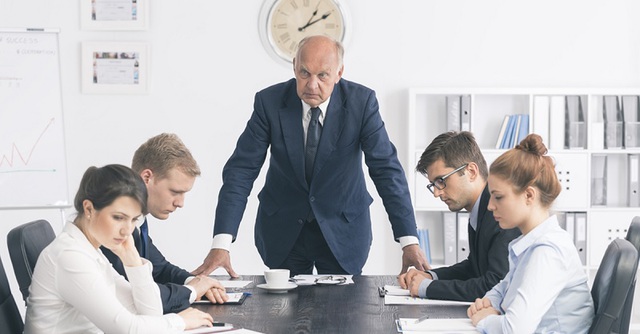 Chủ tịch Trần Đình Long khẳng định, Hòa Phát thành công như hôm nay vì không bị biến thành tập đoàn họ hàng: Làm việc tại công ty "gia đình trị" có gì đặc biệt khiến các nhân viên sợ hãi? - Ảnh 2. Chủ tịch Trần Đình Long khẳng định, Hòa Phát thành công như hôm nay vì không bị biến thành tập đoàn họ hàng: Làm việc tại công ty "gia đình trị" có gì đặc biệt khiến các nhân viên sợ hãi? - Ảnh 2.