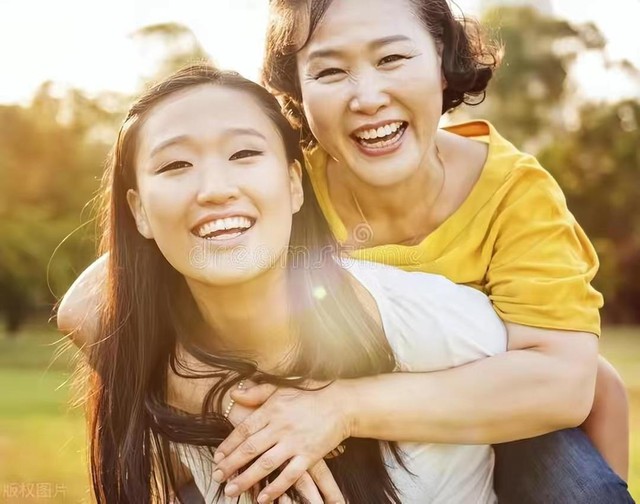 Bố mẹ đẻ ‘trọng nam khinh nữ’ cho tôi làm con nuôi gia đình khác để sinh con trai, 22 năm sau bắt tôi nhường ngôi nhà của bố mẹ nuôi cho em trai - Ảnh 1.