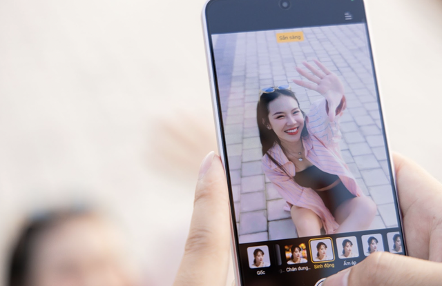 OPPO Reno11 F ra mắt tại Việt Nam: Thiết kế mặt lưng "độc lạ", camera đẹp, giá 9 triệu đồng - Ảnh 4. OPPO Reno11 F ra mắt tại Việt Nam: Thiết kế mặt lưng "độc lạ", camera đẹp, giá 9 triệu đồng - Ảnh 4.