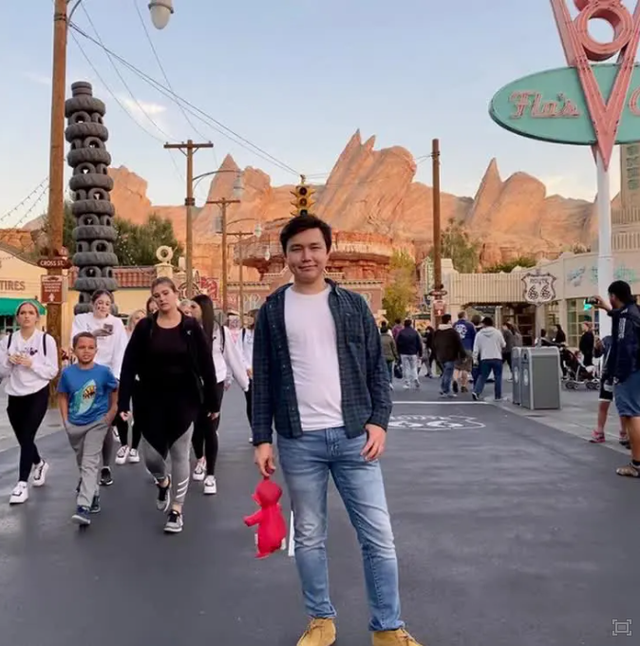 Mối tình chóng vánh của cô hầu phòng Việt với tỷ phú Mỹ: Có con trai nhưng giữ im lặng, 2 năm sau bất ngờ nhận 2.000 tỷ tiền thừa kế nhưng đôi bên đã "âm dương cách biệt" - Ảnh 5. Mối tình chóng vánh của cô hầu phòng Việt với tỷ phú Mỹ: Có con trai nhưng giữ im lặng, 2 năm sau bất ngờ nhận 2.000 tỷ tiền thừa kế nhưng đôi bên đã "âm dương cách biệt" - Ảnh 5.