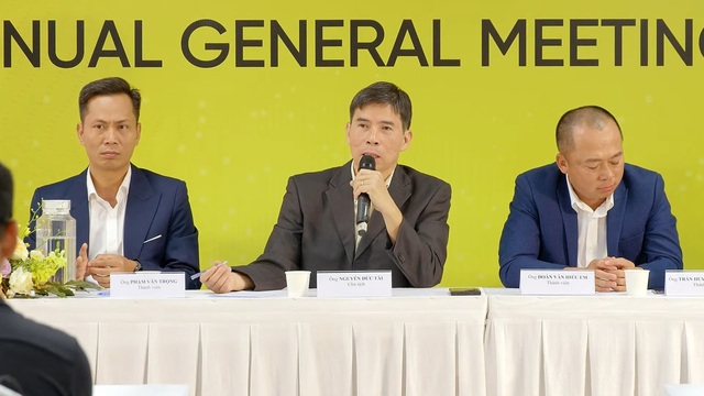 Trước "cơn bão" livestream kiếm tiền tỷ, ông Nguyễn Đức Tài "mở cánh quân mới" về thương mại điện tử, hướng đến dịch vụ V.I.P, khách không ưng sẽ được hoàn tiền ngay và luôn - Ảnh 3. Trước "cơn bão" livestream kiếm tiền tỷ, ông Nguyễn Đức Tài "mở cánh quân mới" về thương mại điện tử, hướng đến dịch vụ V.I.P, khách không ưng sẽ được hoàn tiền ngay và luôn - Ảnh 3.