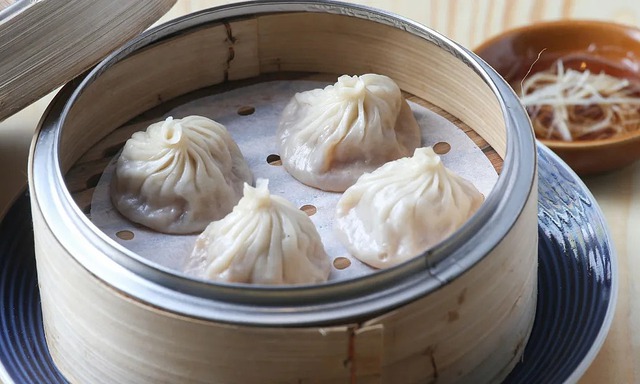 CNN vinh danh những món bánh ngon nhất thế giới, trong đó có 1 món đặc sản của miền Trung, du khách chỉ cần nếm thử là "nghiện" - Ảnh 2. CNN vinh danh những món bánh ngon nhất thế giới, trong đó có 1 món đặc sản của miền Trung, du khách chỉ cần nếm thử là "nghiện" - Ảnh 2.