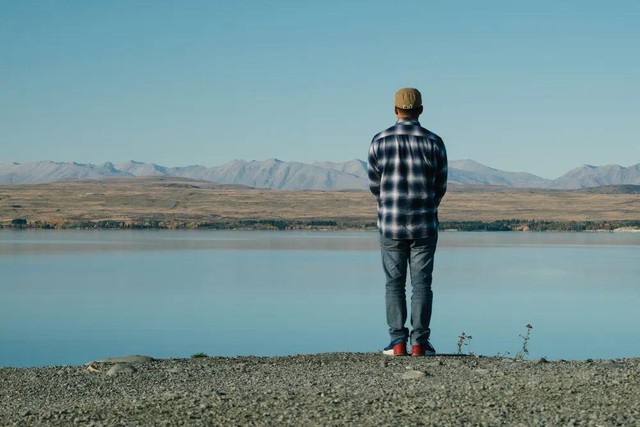 Từ “cha giàu, cha nghèo” rút ra bài học: Nỗ lực thiếu suy nghĩ là GỐC RỄ của nghèo khó - Ảnh 1. Từ “cha giàu, cha nghèo” rút ra bài học: Nỗ lực thiếu suy nghĩ là GỐC RỄ của nghèo khó - Ảnh 1.