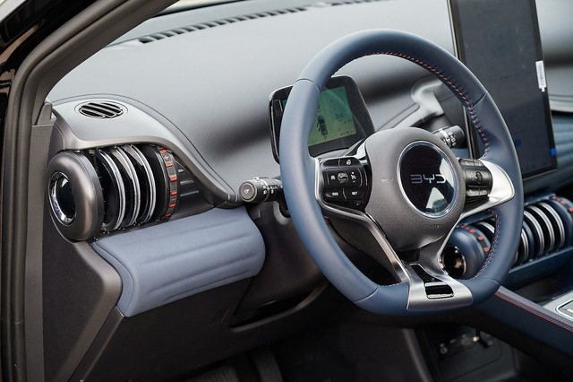 Soi nội - ngoại thất Atto 3 - ‘Át chủ bài’ của BYD vừa ra mắt ở Việt Nam- Ảnh 5. Soi nội - ngoại thất Atto 3 - ‘Át chủ bài’ của BYD vừa ra mắt ở Việt Nam- Ảnh 5.