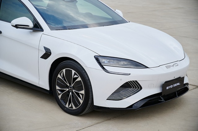 Cận cảnh ‘chiến thần’ BYD Seal - sedan điện hiếm hoi trên thị trường, tăng tốc 0-100km/h trong 3,8 giây - Ảnh 3.