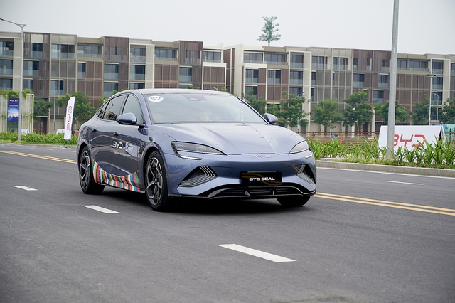 Cận cảnh ‘chiến thần’ BYD Seal - sedan điện hiếm hoi trên thị trường, tăng tốc 0-100km/h trong 3,8 giây - Ảnh 15. Cận cảnh ‘chiến thần’ BYD Seal - sedan điện hiếm hoi trên thị trường, tăng tốc 0-100km/h trong 3,8 giây - Ảnh 15.