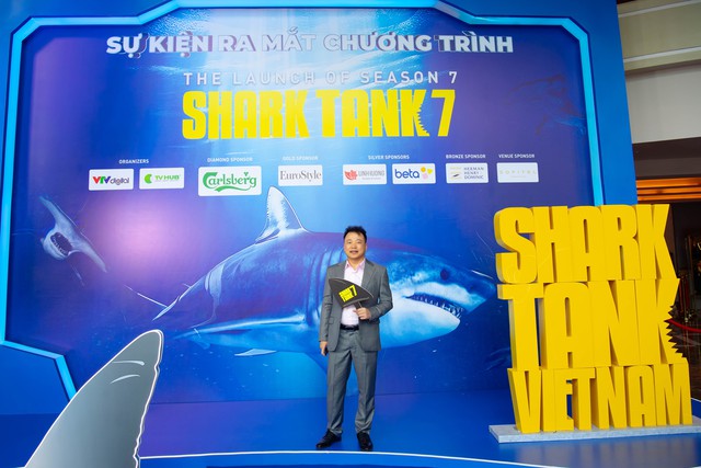 Shark Tank ở góc độ giải trí: Mọi người vỗ tay rất to khi startup bị Shark mắng mỏ, Shark Hưng không biết startup lên sóng bán gì và những câu nói trên sóng mang tính "bộc phát"- Ảnh 2. Shark Tank ở góc độ giải trí: Mọi người vỗ tay rất to khi startup bị Shark mắng mỏ, Shark Hưng không biết startup lên sóng bán gì và những câu nói trên sóng mang tính "bộc phát"- Ảnh 2.