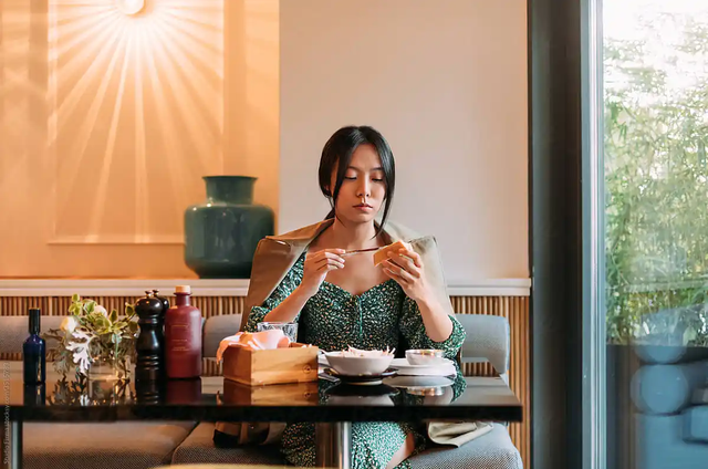Hàng loạt quốc gia tăng thuế với người độc thân, ngay cả đi ăn cũng không nhận được ưu đãi- Ảnh 3. Hàng loạt quốc gia tăng thuế với người độc thân, ngay cả đi ăn cũng không nhận được ưu đãi- Ảnh 3.