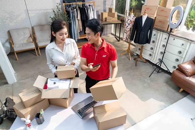 Việt Nam sử dụng 171 nghìn tấn bao bì nhựa trong TMĐT, chỉ 10% được tái chế: Cần ngăn chặn tình trạng ‘ô nhiễm trắng’ - Ảnh 2. Việt Nam sử dụng 171 nghìn tấn bao bì nhựa trong TMĐT, chỉ 10% được tái chế: Cần ngăn chặn tình trạng ‘ô nhiễm trắng’ - Ảnh 2.