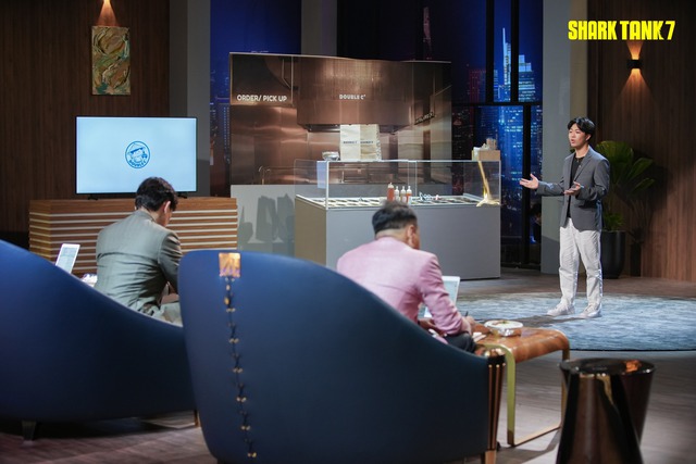 Startup 'nhà giàu vượt sướng' mở quán cơm tấm ngay trung tâm quận 1 bán 50 suất/ngày, tham vọng mở rộng sang Mỹ, Shark Hưng nhận xét mô hình 'ngây thơ'- Ảnh 2. Startup 'nhà giàu vượt sướng' mở quán cơm tấm ngay trung tâm quận 1 bán 50 suất/ngày, tham vọng mở rộng sang Mỹ, Shark Hưng nhận xét mô hình 'ngây thơ'- Ảnh 2.