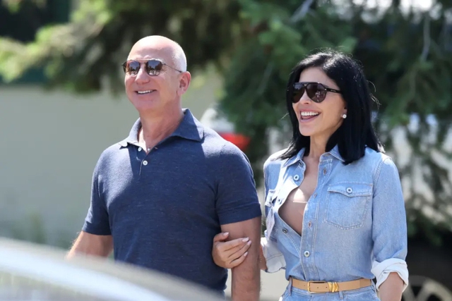 Jeff Bezos lại tậu thêm "đồ chơi" xa xỉ mới, số tiền nhiều đến mức khó có thể đọc hết được các con số- Ảnh 1. Jeff Bezos lại tậu thêm "đồ chơi" xa xỉ mới, số tiền nhiều đến mức khó có thể đọc hết được các con số- Ảnh 1.