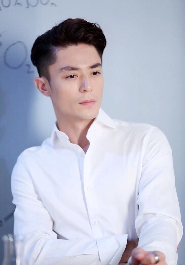 Ảnh chưa qua chỉnh sửa bóc trần nhan sắc thật của Hoắc Kiến Hoa- Ảnh 4. Ảnh chưa qua chỉnh sửa bóc trần nhan sắc thật của Hoắc Kiến Hoa- Ảnh 4.
