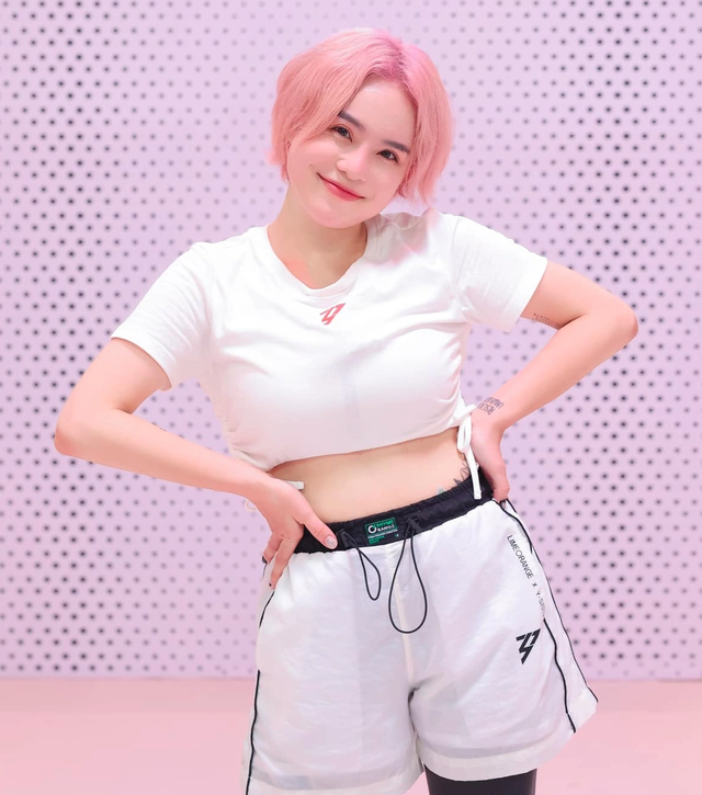 Ảnh hiếm chồng ca sĩ Thái Trinh- Ảnh 13. Ảnh hiếm chồng ca sĩ Thái Trinh- Ảnh 13.